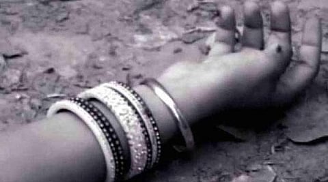 30 year old woman's burnt body found behind temple at Shamshabad in Telangana