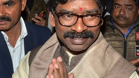 Pranab Mukherjee among leaders to attend Hemant Soren swearing-in today