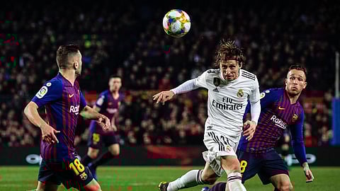 Barca, Real Madrid look to grab the top spot in El Clasico clash