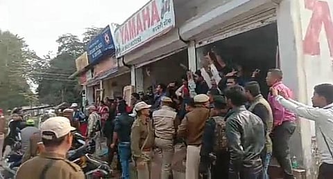 Black flags waved at Himanta and other ministers, AASU activists arrested in Golaghat