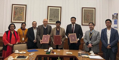 Rs 630-crore loan signed to improve passenger ferry services