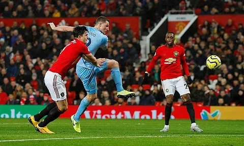 Manchester United fall to Burnley; Spurs edge past Norwich