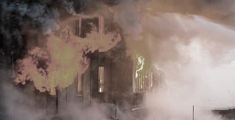 Raging blaze sweeps Bangladesh slum