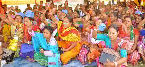 Five organization rend air at Dispur last gate with slogans