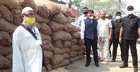 Agriculture Minister Atul Bora warns vegetable vendors against overcharging from customers