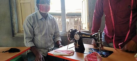 NGO named Citizen Development Society distributes masks in Goreswar