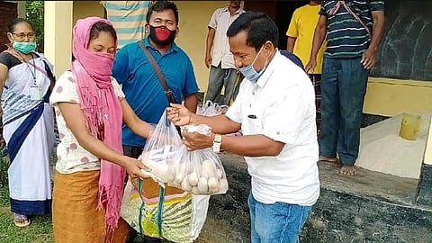 Politicians, businessmen come forward to help the poor at Donkamukam