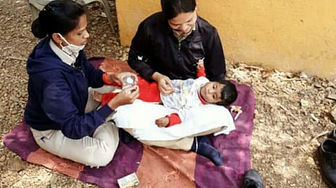 female police feed with love to two days of hungry baby after mother died in alandi