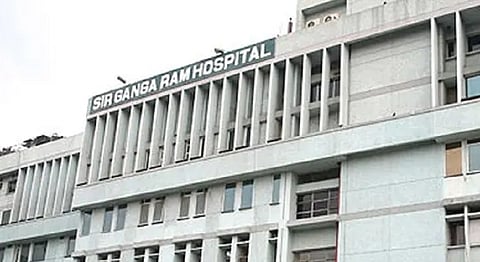 दिल्लीतील हॉस्पिटलमध्ये २५ रुग्णांचा मृत्यू; राजधानीत ऑक्सिजनची आणीबाणी