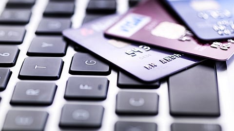 'आयफोन'पायी गमावले तब्बल 4 कोटी; पुण्यातील महिलेला फेसबुकवर गंडा