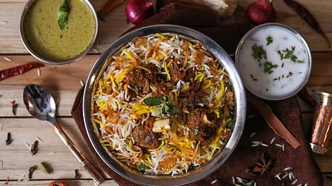 घरीच बनवा हॉटेलस्टाईलचा बिर्याणी रायता; खास टिप्स