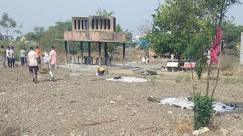 उमरग्यात २३ दिवसांत ६१ जणांचा मृत्यु, स्मशानभूमीत जागा पुरेना!