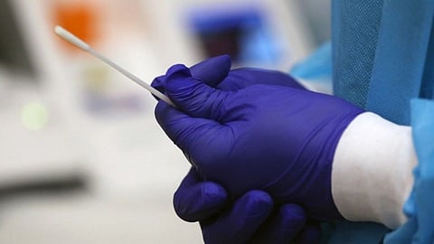 संसर्गासोबत वाढतोय मृत्यूचा आकडा; वाचा वैद्यकीय तज्ज्ञांचा सल्ला