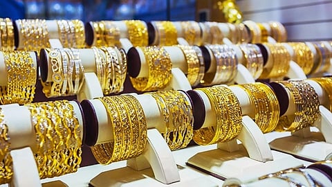 सोन्याचा आलेख पुन्हा चढला; दरामध्ये हजारोंची वाढ