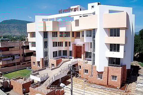 Wai Muncipal Council Building