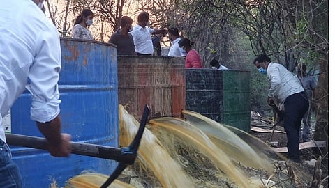 पुण्यात हातभट्टी, ताडी अड्ड्यांवर राज्य उत्पादन शुल्क विभागाचे छापे