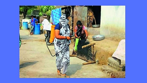 गावात स्वत: आदिवासी रणरागिणी उतरली मैदानात !