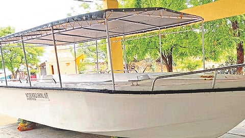 गोदेगावकरांसाठी गडाखांनी दिली बोट