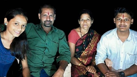 वडिलांच्या भेटीसाठी मुलाने दुचाकीने केला ६७० किलोमीटरचा प्रवास