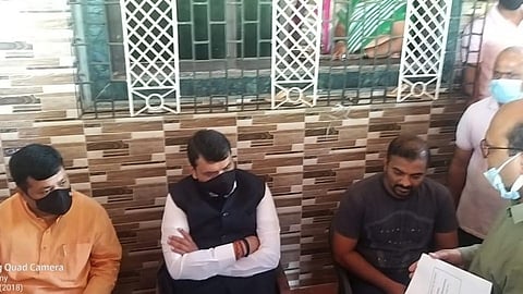 कोकणातील आंबा बागायतदारांना एकत्रित मदत मिळून देऊ