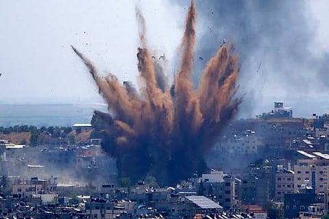 गाझावरील हवाई हल्ल्यात लहान मुलांसहित 10 पॅलेस्टिनी ठार