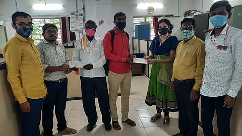 १९ लाखाचा धनादेश