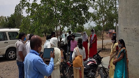 'कोरोनाबाधितांना योग्य उपचारांसह सुविधा उपलब्ध करुन द्या'