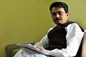 पंचायत समिती सभापती ते गांधी कुटुंबियांचे विश्वासू, राजीव सातव यांचा राजकीय प्रवासप्रवास