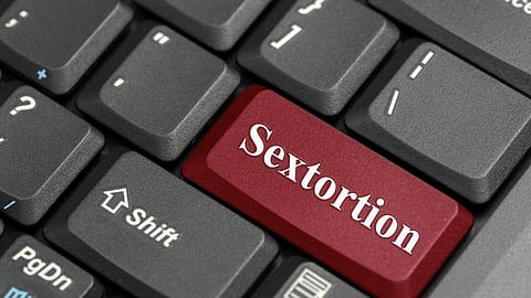 सावधान! नोकरदार तरुणाई ‘सेक्सटॉर्शन’ची शिकार