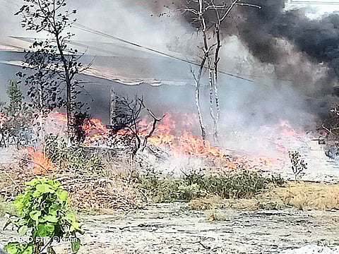 भंडारा येथील उमा प्लास्टिक कंपनीला आग; लाखोंचे साहित्य खाक