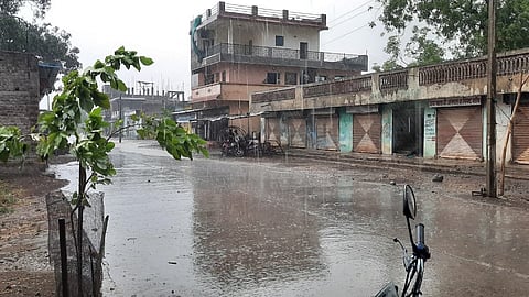 सोयगावातही पावसाच्या सरी