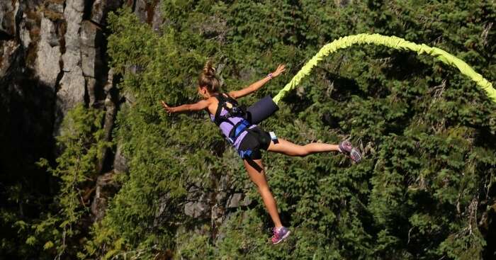 Enjoy bungee jumping in Goa