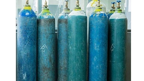 Mission Oxygen: तिसऱ्या लाटेच्या फाईटसाठी १४ ऑक्सिजन प्रकल्प