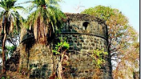 forts near Mumbai