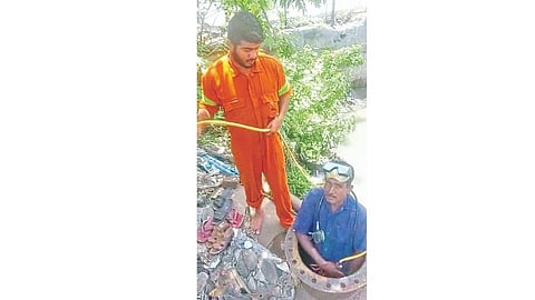 पाणबुड्यांची फत्तेशिकस्त; पुण्यात ४० वर्षांपूर्वीची जलवाहिनी दुरुस्त