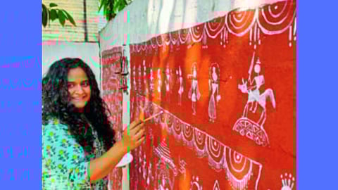 वारली चित्रकलेतून साकारले भिंतींवर रामायण; अमरावतीच्या तरुणीचा अनोखा उपक्रम