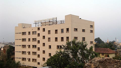 मालेगाव महापालिकेने बजावल्या ३२ रुग्णालयांना नोटिसा