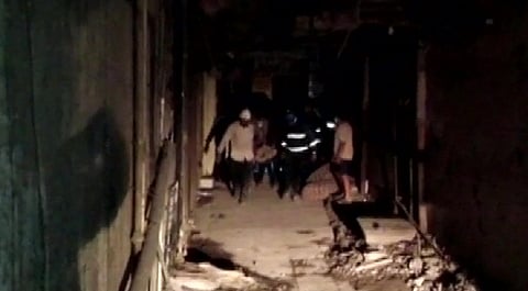 ठाणे : इमारतीचा स्लॅब कोसळला; 7 जणांचा मृत्यू