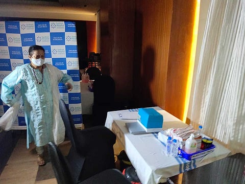 मुंबईच्या 'द ललित' हॉटेलमध्ये लसीकरण, संतप्त महापौरांची धडक