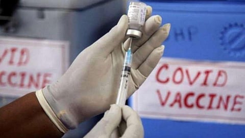 लसीसाठी कायपण! शहरातील केंद्रं 'हाऊसफुल्ल'; ग्रामीण भागाकडे नागरिकांची धाव