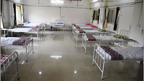 नंदुरबार जिल्ह्यात कोविड रुग्णालयातील सव्वाआठशे बेड रिकामे