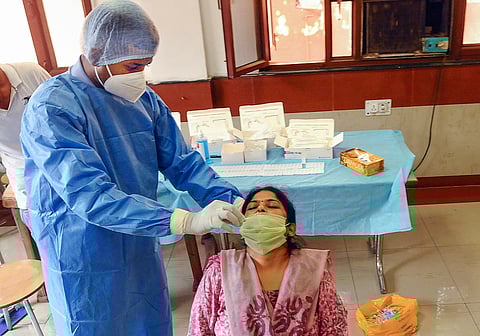संचारबंदीत रस्त्यावर आरटीपीसीआर चाचणी; अमरावती महापालिकेचा उपक्रम