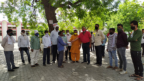 मृतदेह स्वीकारण्यास कुटुंबीयांचा नकार; तीन लाखांची आर्थिक मदत