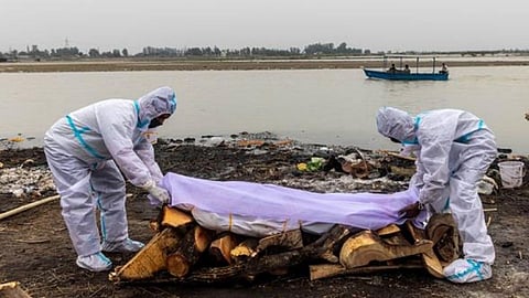 गाझीपूरमध्येही गंगा मैलीच; पुन्हा मृतदेह आढळल्याने खळबळ
