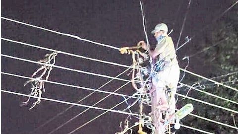 अशी लई वादळं पाहिली; शेलारमामा फौज घेऊन लढाईला सज्ज