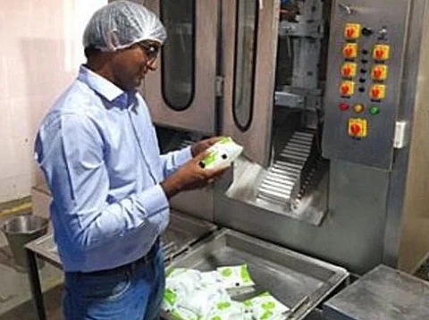 मातृभूमीप्रेम! USA ची नोकरी सोडून सुरु केला दुग्धव्यवसाय