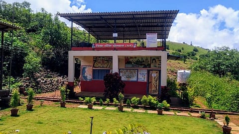 बेस्ट गुरुजी! 2 शिक्षकांनी केला धनगरवाड्यावरच्या शाळेचा कायापालट