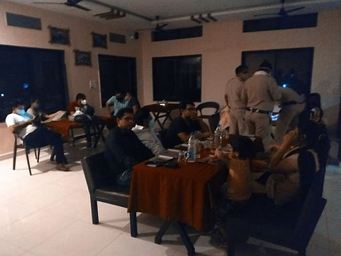 निर्बंध असतानाही फार्म हाऊसवर लग्न सोहळा; पोलिसांची कारवाई 50 हजाराचा दंड वसूल