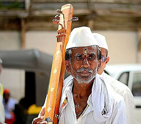 प्रस्थानसाठी वारकऱ्यांची संख्या वाढवावी; विभागीय आयुक्तांकडे मागणी