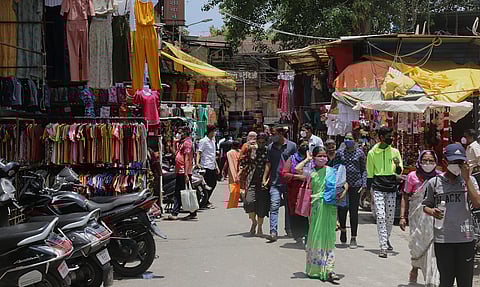 'मुख्यमंत्र्यांशी चर्चा करुन सरसकट व्यापारी दुकाने सुरु करु'